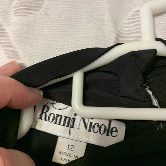 Perfect black Dress - Picture 12 of 13